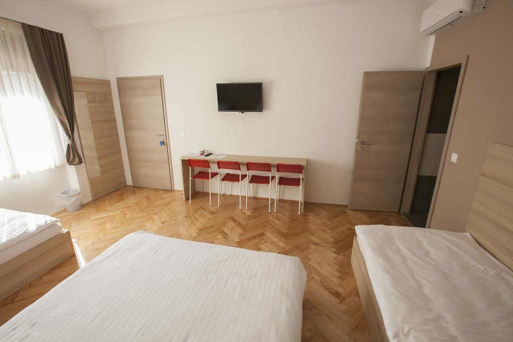 Sweet Dreams Rooms&Apartments Postojna Buitenkant foto